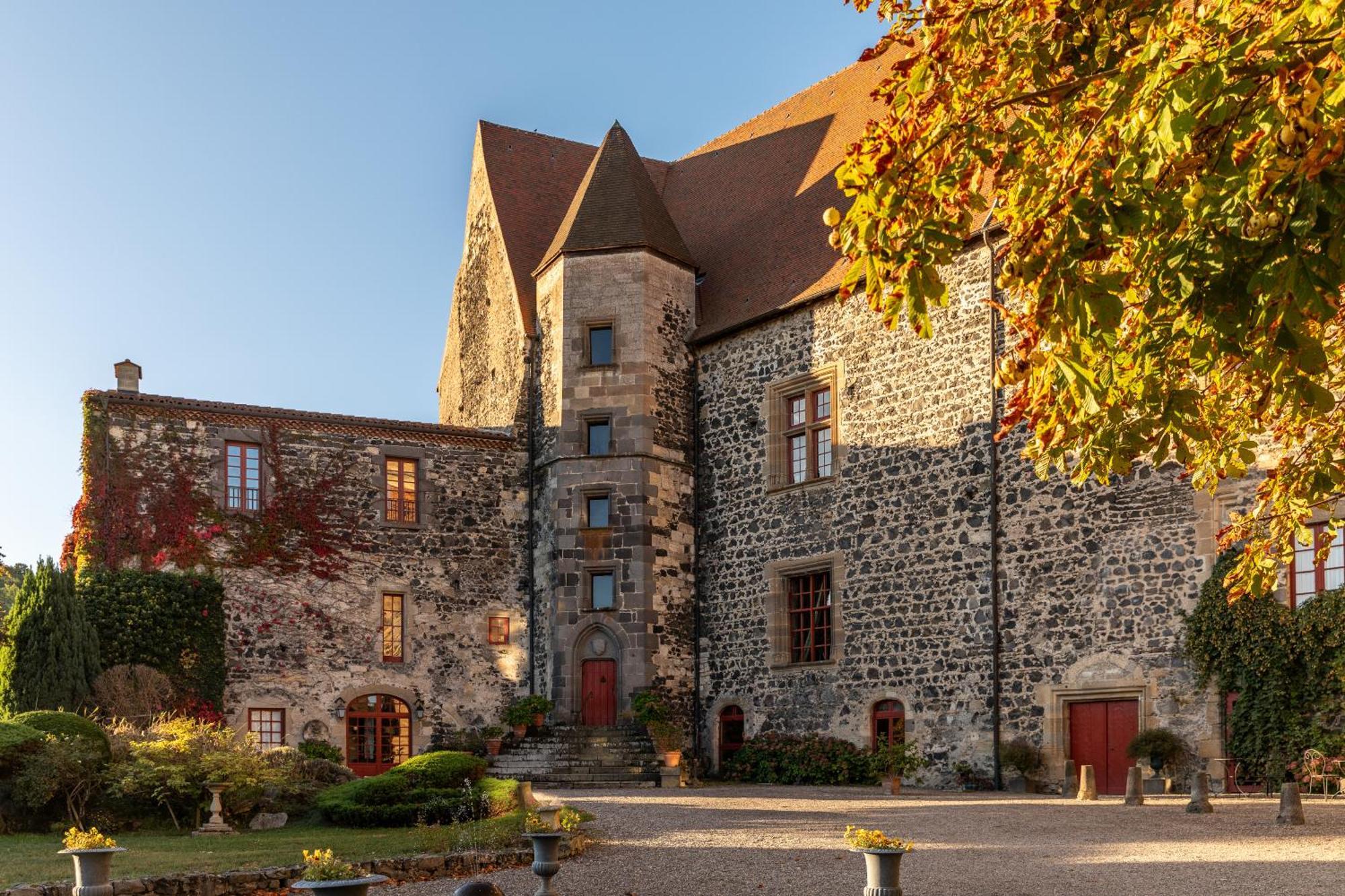 Chateau Royal De Saint-Saturnin ภายนอก รูปภาพ