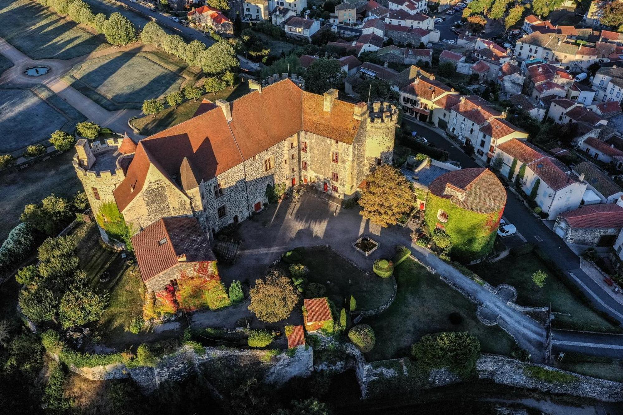 Chateau Royal De Saint-Saturnin ภายนอก รูปภาพ